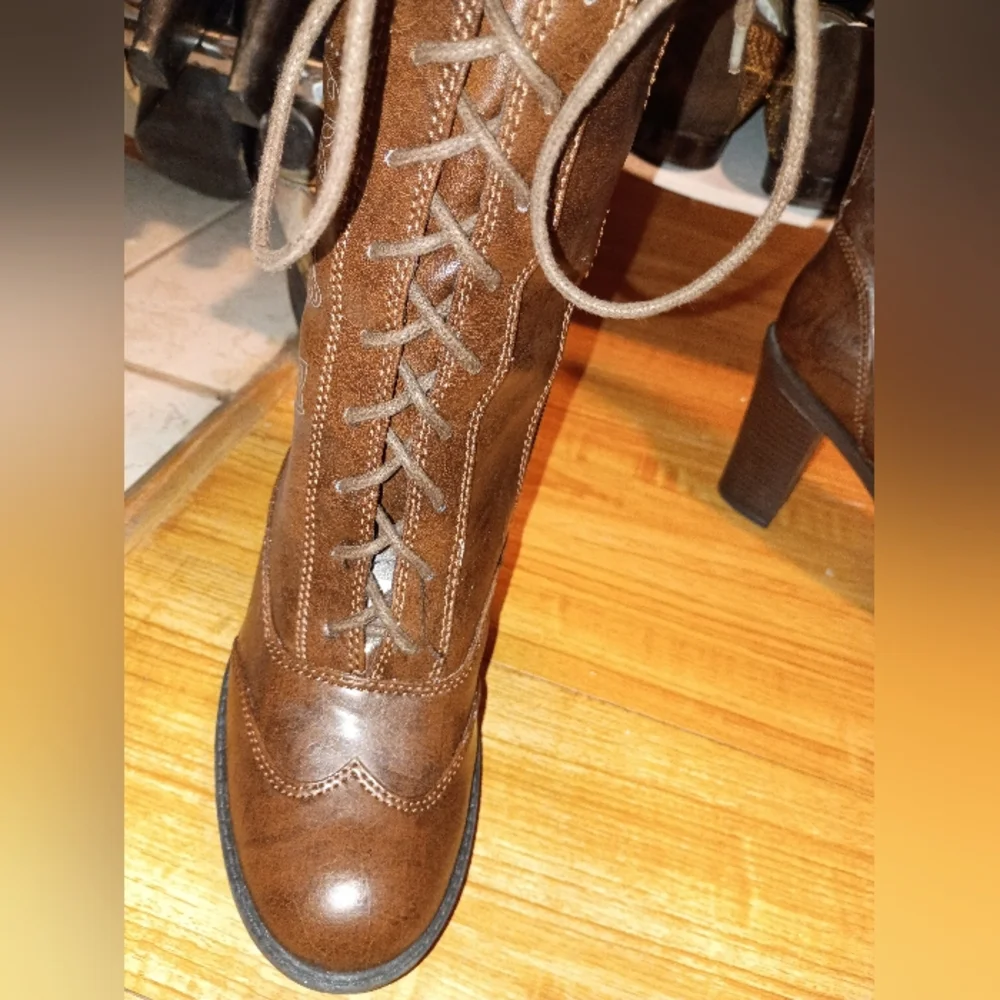 Arizona Jean Co. Brown Brogue-Style Heeled Lace-Up Boots | Size 7 1/2 👢 - Picture 10 of 16